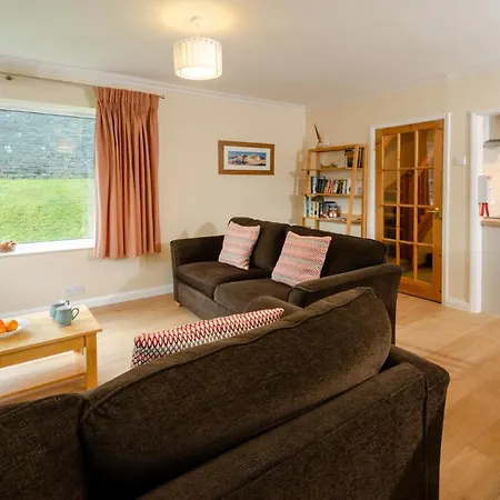 Underthrang, Chapel Stile